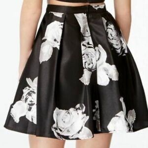 NWT Sequin Hearts Floral Black and White Skirt (juniors)